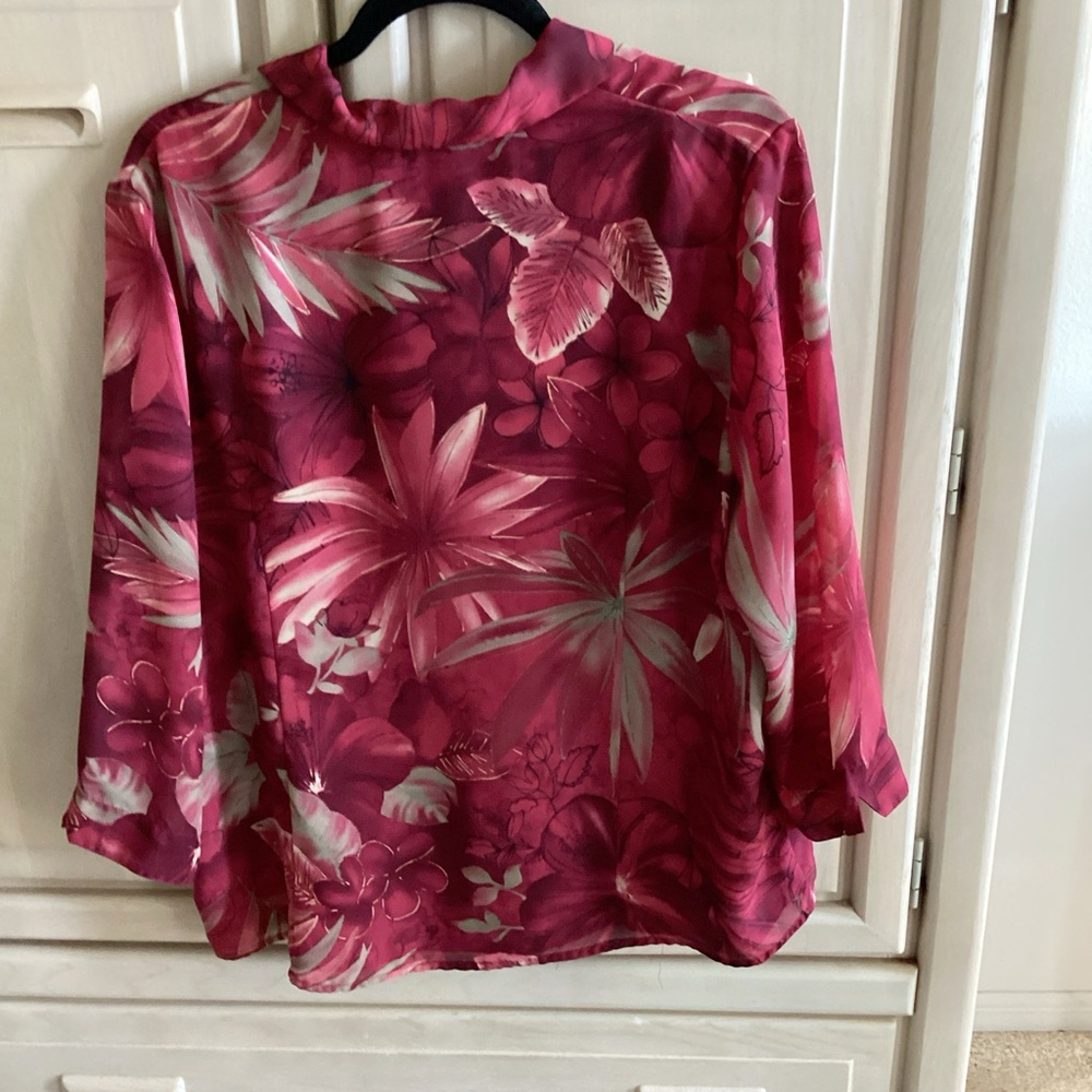 Pink‎ Floral Tanjay blouse - Picture 3 of 10